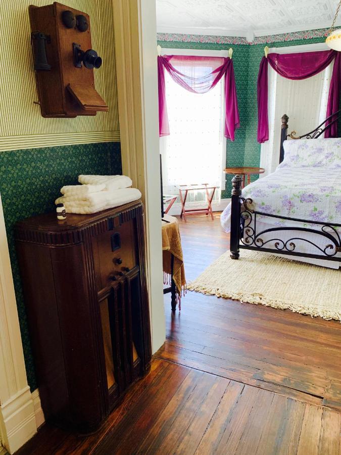 The Victorian On Main Bed & Breakfast Fairfield ภายนอก รูปภาพ