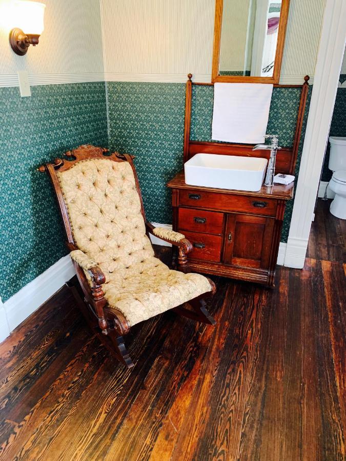 The Victorian On Main Bed & Breakfast Fairfield ภายนอก รูปภาพ